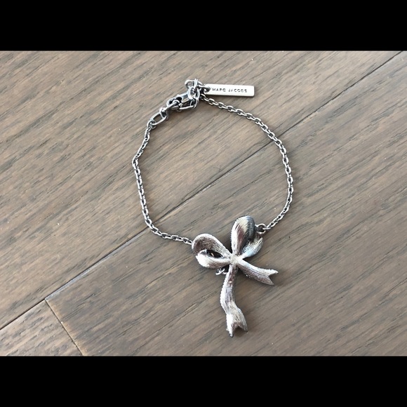 Bowtie Bracelet - Picture 2 of 5